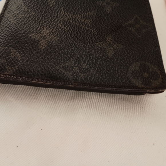 Authentic LOUIS VUITTON wallet - Picture 4 of 15